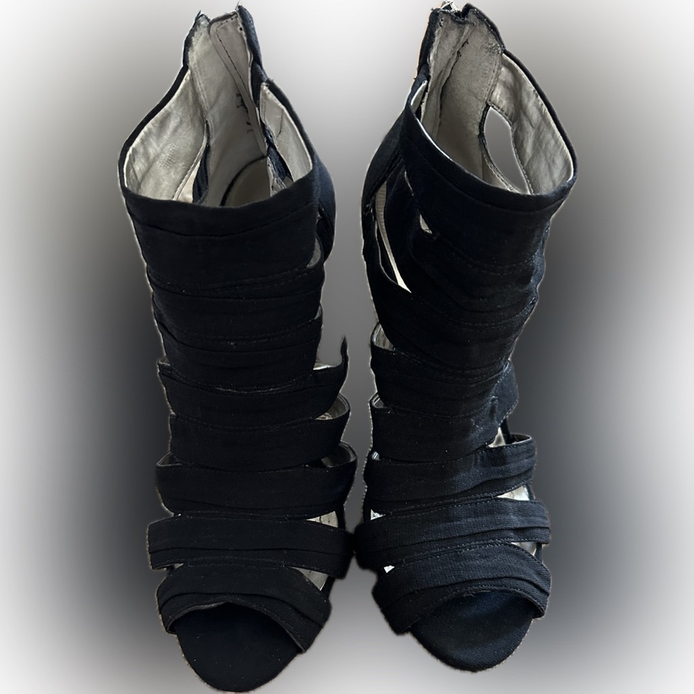 BCBG Generation black heels